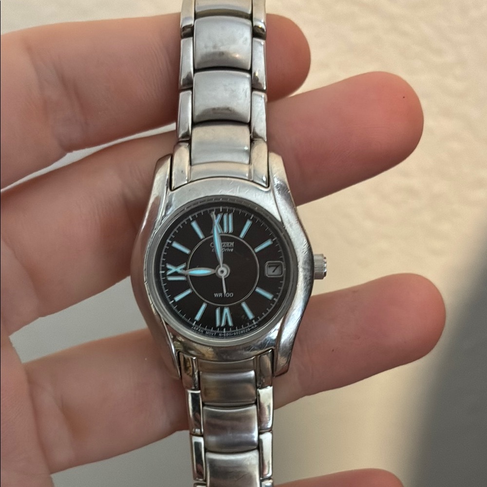 Citizen Eco-Drive WR100 Solar Powered Watch Date Indicator Luminous Black Dial